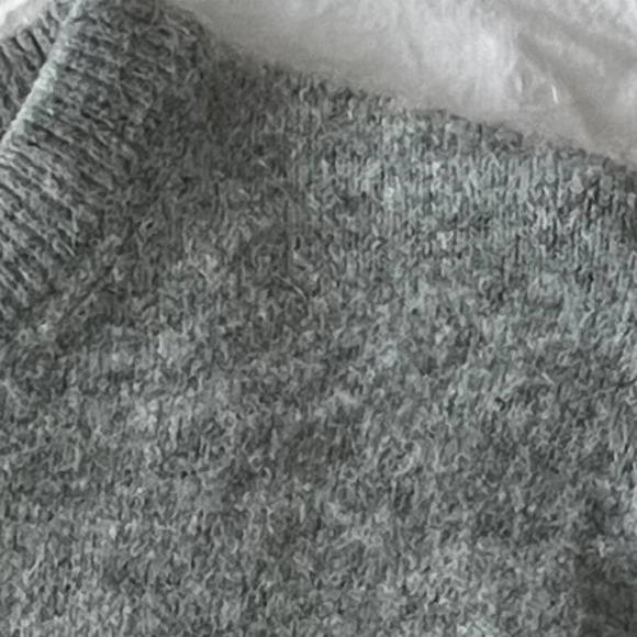 Aritzia Little Moon, Puff Sleeve Sweater, Size XS - Picture 6 of 11